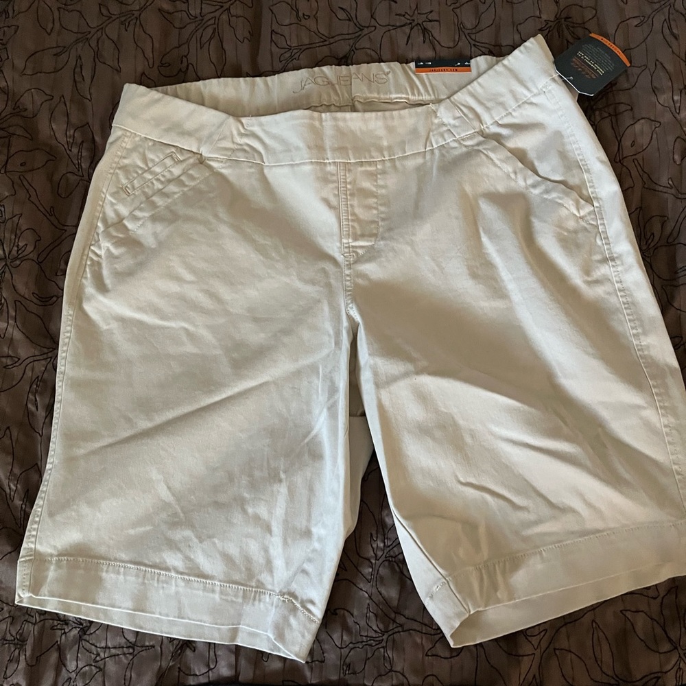 Jag Gracie Bermuda pull on, classic fit NWT